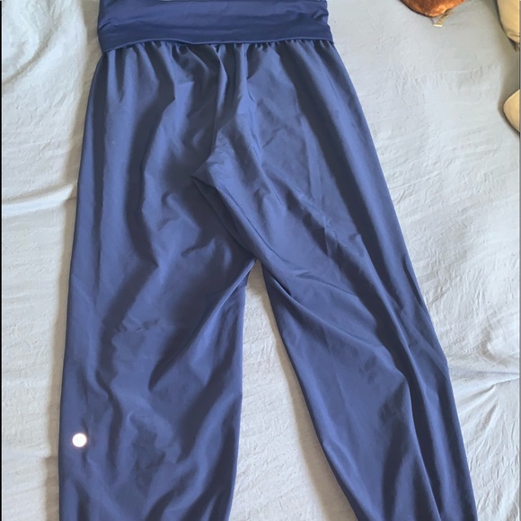 RARE Lululemon yoga pants - Picture 2 of 5